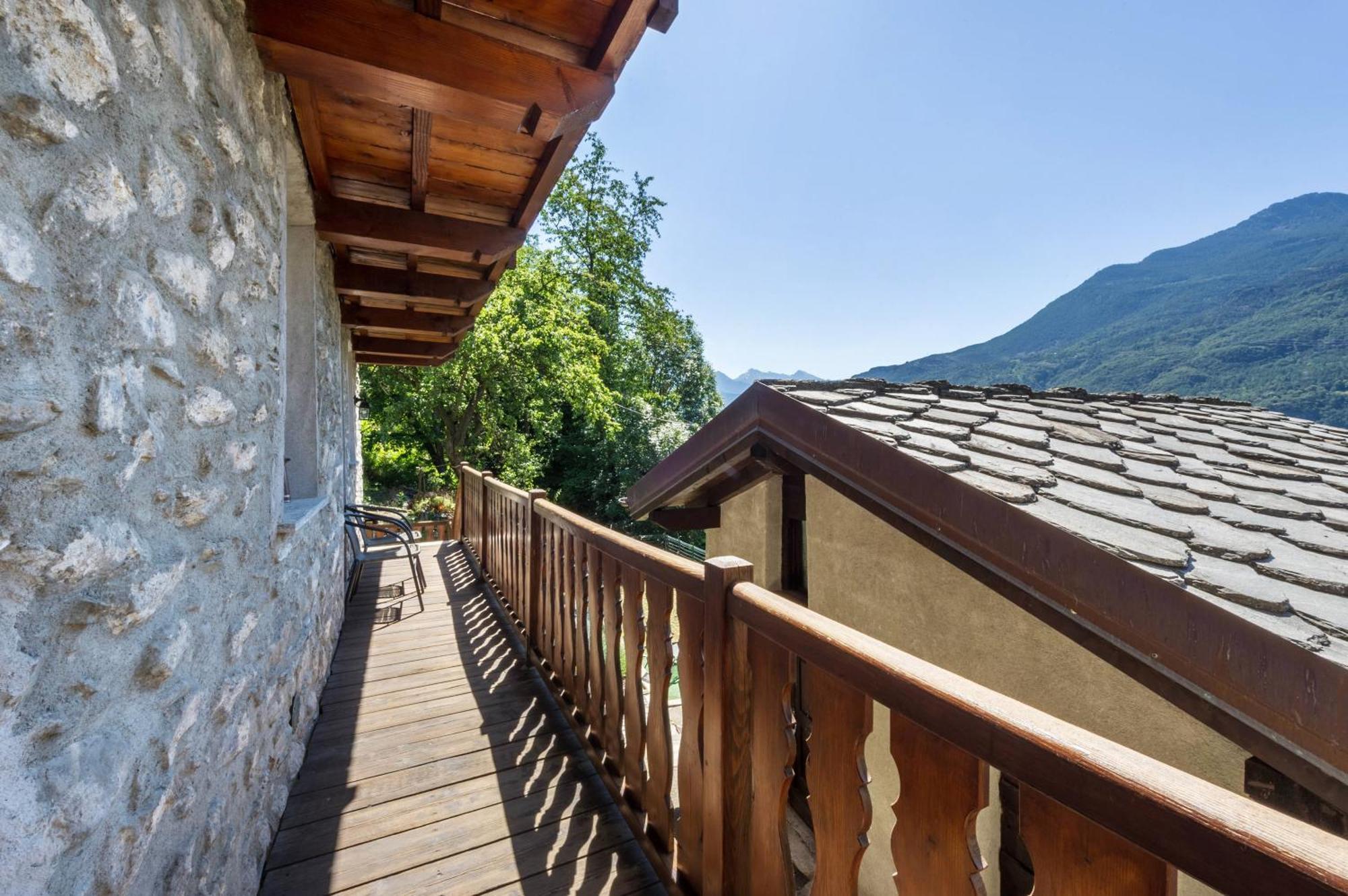 Il Nido Di Letizia Apartment Châtillon Exterior photo