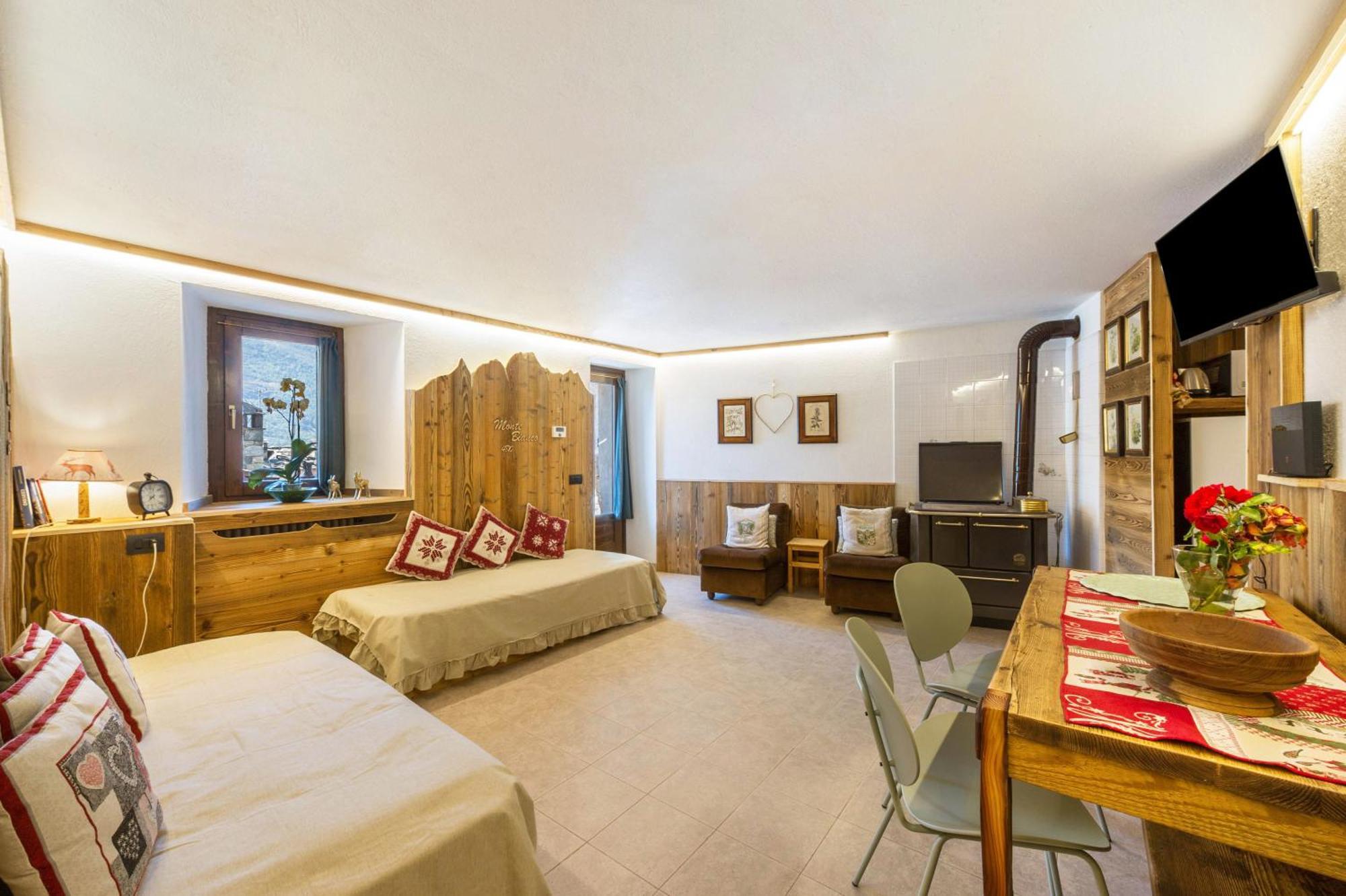 Il Nido Di Letizia Apartment Châtillon Exterior photo